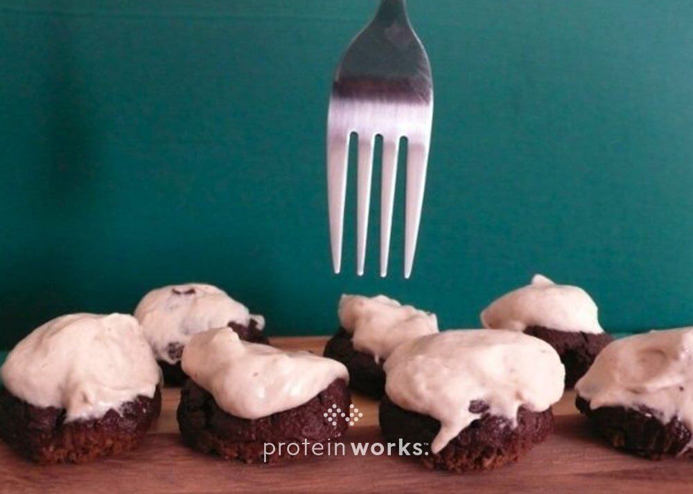 Mini Protein Chocolate Cupcakes with Banana Fluff