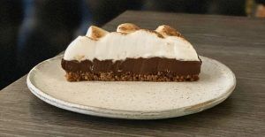 Vegan Chocolate & Meringue Pie