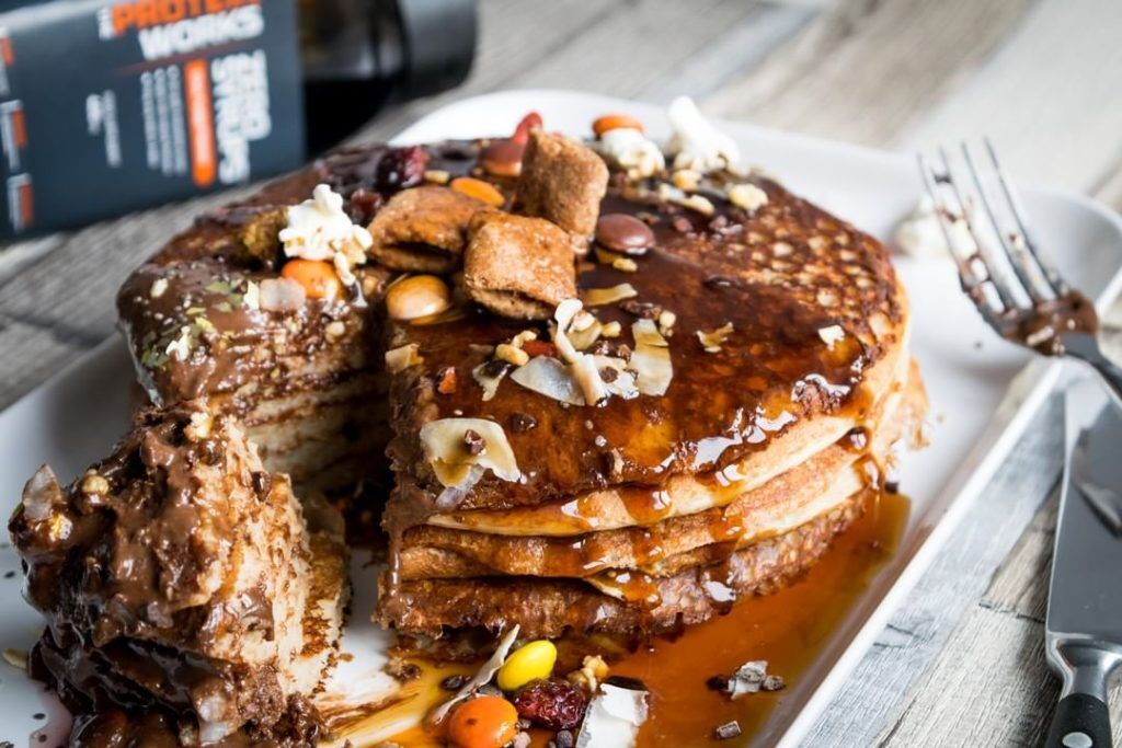 Pancakes Protéinés Caramel – Banane