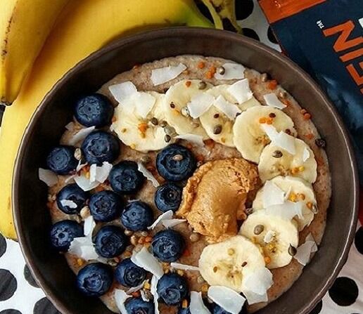 Porridge Beurre de Cacahuètes – Myrtilles