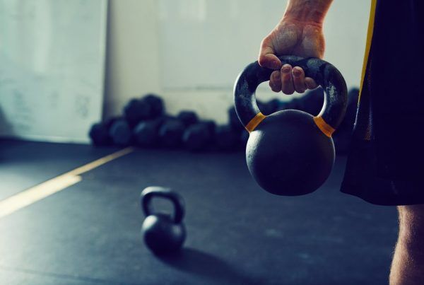 Les meilleurs exercices avec Kettlebell que vous devez essayer à la maison